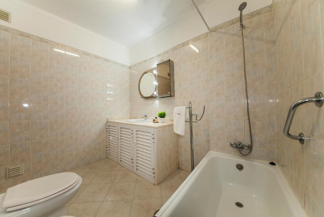 B30 - Apartment T2 アルヴォル エクステリア 写真